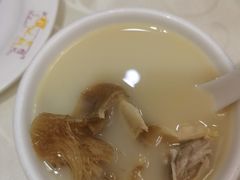 鸡煲中勾翅-凤城礼记鱼翅海鲜酒家(新马路总店)