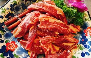 Hand-Cut Beef Ribs