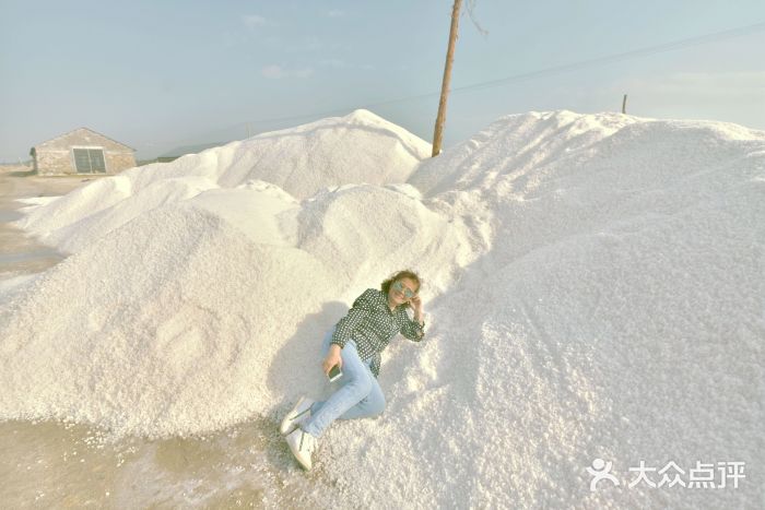 莺歌海盐场图片