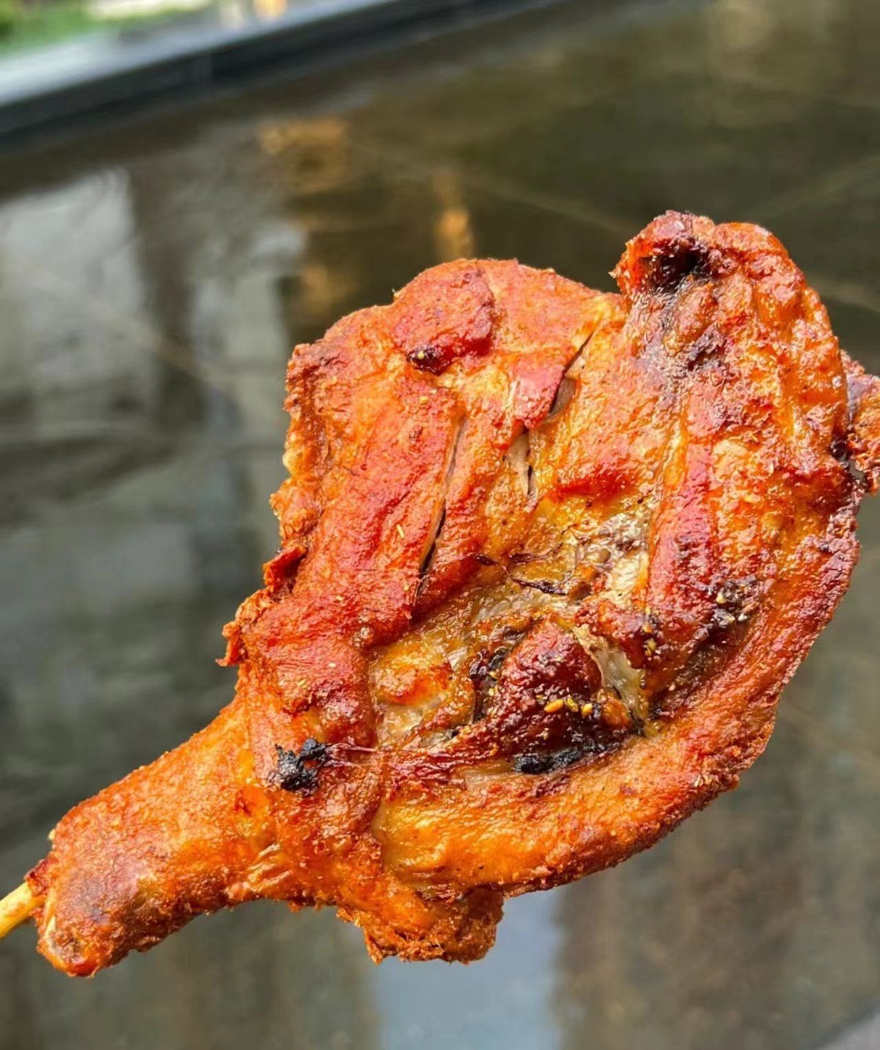 喜姐炸串家的大鸡腿真的超香,外皮是很酥脆的那种