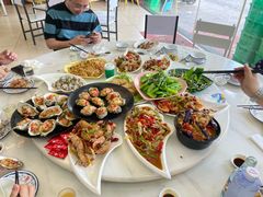 -覃记海鲜美食餐厅