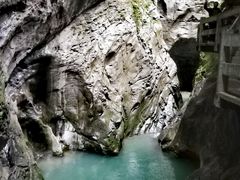 -龙水峡地缝景区