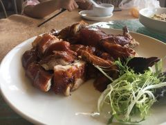 大鹏窑鸡-鹏城人家海鲜酒家·23年老字号(较场尾店)