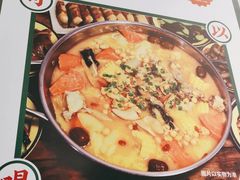 -晓彭肥肠鸡·泡椒鸡火锅(水木天地店)