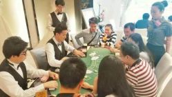 点击看大图 -挪娅婚纱摄影皇家会所