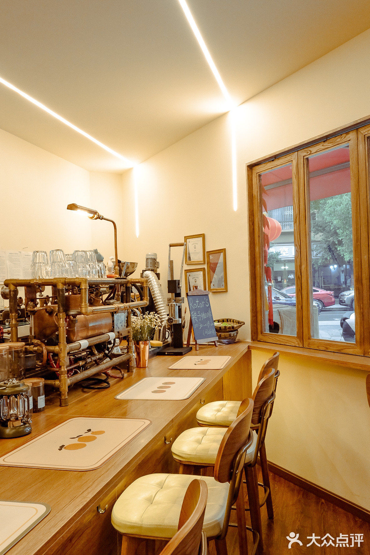 成都新店｜这家国潮风咖啡店给你暖暖的午后