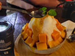 -莓园冰淇淋店