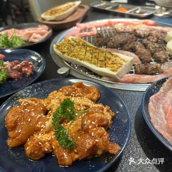 肉室堂·焼肉食堂！大咬烤肉满足感！
