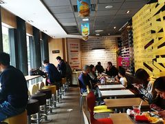 大堂-麦当劳(虹桥南丰城店)