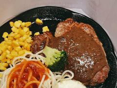 -汤姆家的牛排意面披萨(新城市广场店)