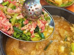 鲜切小黄牛-黔三一夺夺粉酸汤火锅(百信店)