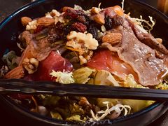 乌君沙拉-乌君·酒场·炭火烧鸟(侨城坊店)
