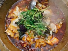 特色石锅鱼-辣出味岳阳特色烧烤·龙虾大排档(砂子塘总店)