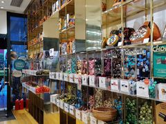 零售区-VENCHI 闻绮(上海佛罗伦萨小镇店)