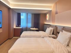 -桔子酒店(上海西藏北路地铁站店)