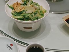 -江城小馆陕南妈妈菜·全球旅行餐厅(钟楼店)