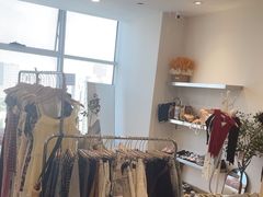 -眷顾自助服装工作室(中南金石国际广场A座店)
