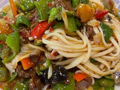 -歹歹的加个面过油肉拌面