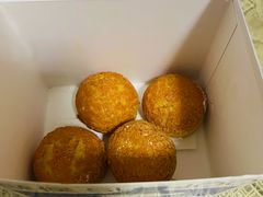 杨梅泡芙-酥侯糕点(靖江路店)