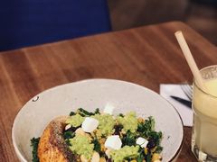 煎三文鱼牛油果色拉-Wagas沃歌斯(五道口购物中心店)