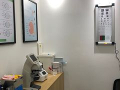 -视野联行眼镜•蔡司•依视路(温江店)