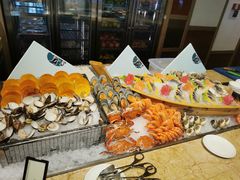 三文鱼-大中华希尔顿酒店-念自助餐·嗨啤·小龙虾