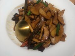 橄榄油炒野山菌-关东小磨东北菜(漕河泾印象城店)