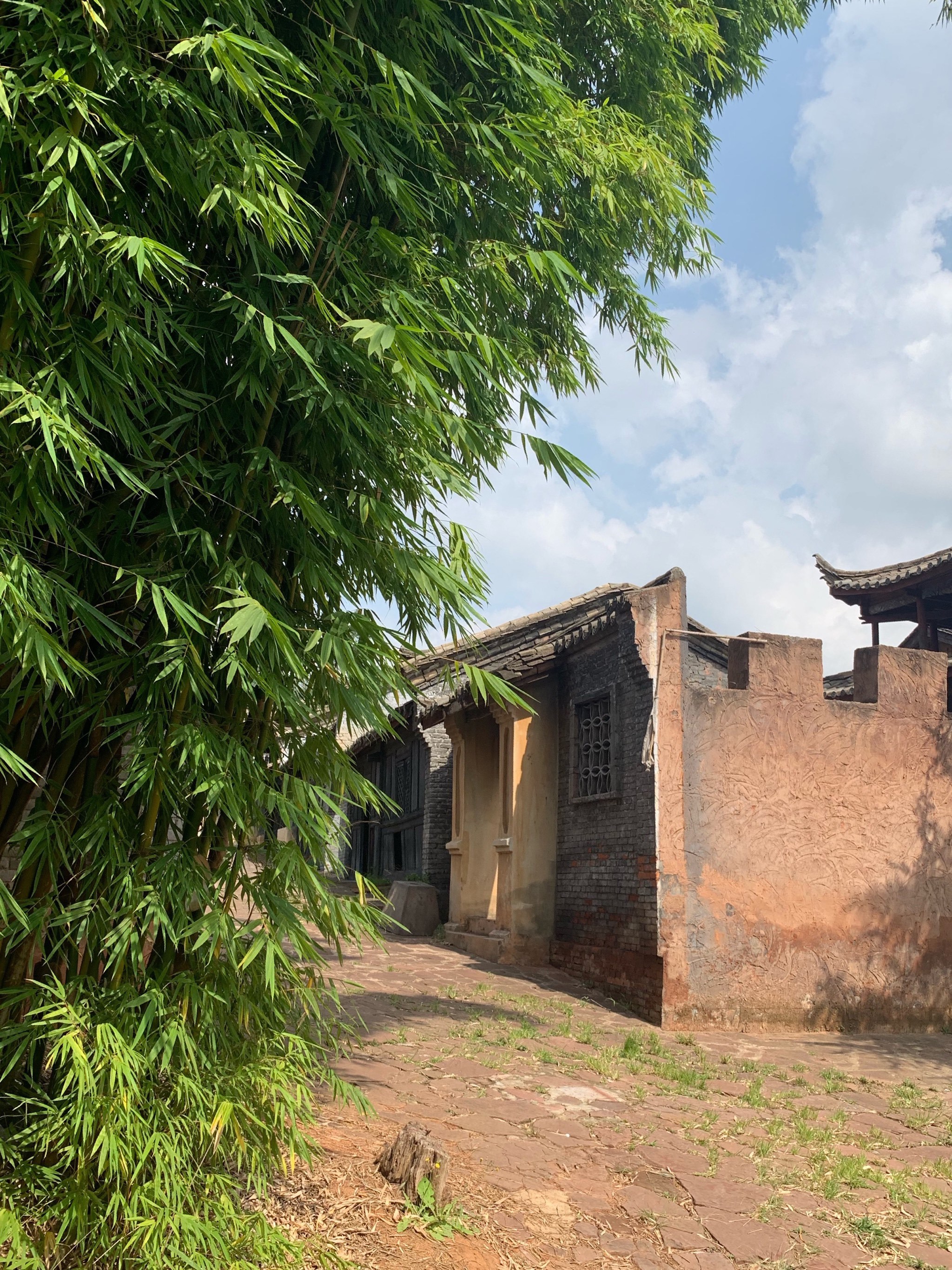 玉龙湾影视城🎬 在玉龙湾公园的里面右