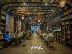 -钟书阁(松江泰晤士小镇店)