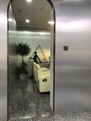 -Tloml salon