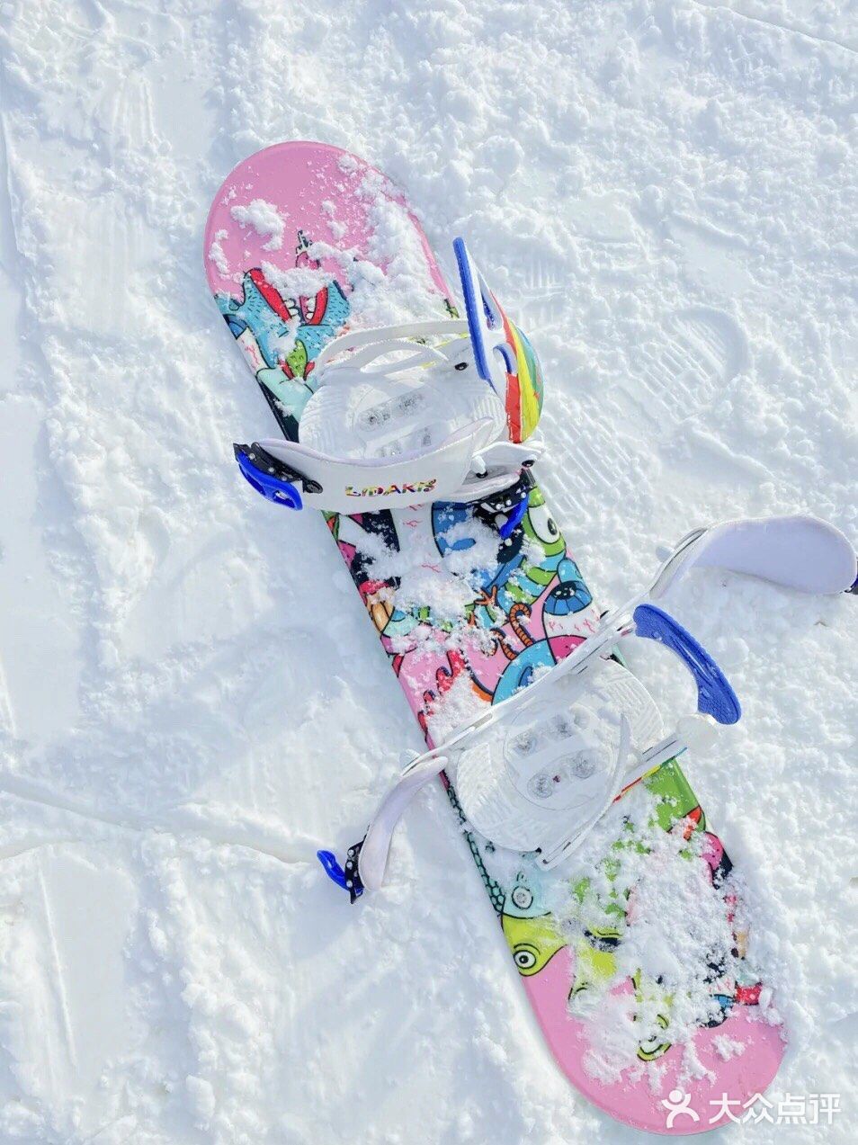 谁家的小宝宝滑雪好可爱呀