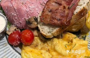 Low-Temperature Slow-Cooked Beef Meal