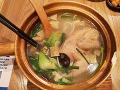 -刀小蛮半只鸡过桥米线(家乐福四元桥店)