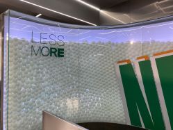 -LESSMORE科技头皮理容中心