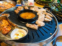 -江南猪肉商会无限续吃(弘大店)