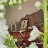 啡飲半醺，似苦若甘，以克苦淬煉著幸福的厚度。