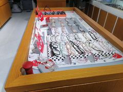 -视野联行眼镜•蔡司•依视路(温江店)