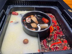 -老牌坊云南鱼豆花火锅(哈西万达店)
