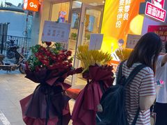 等位区-蜜雪冰城(国权路地铁口店)