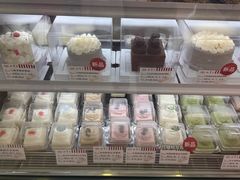 -红宝石·鲜奶小方·海派西点房(金杨店)