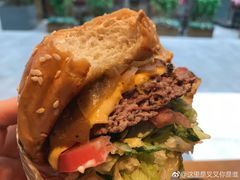-The Habit Burger Grill 哈比特汉堡(复兴soho店)