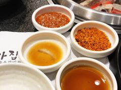 -草家酱蟹炭火烤肉店(珲春南路一店)
