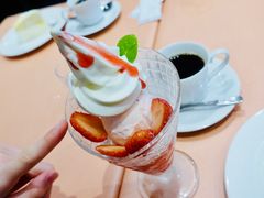 草莓芭菲-不二家(数寄屋橋店)