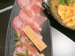 -山川小町·极番烧肉(新地假日广场店)
