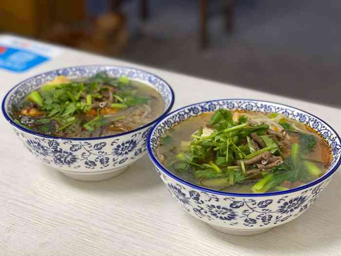 大红袍鸭血粉丝米线-"很火的城厢米线,跟上次比,店面又扩大一点.
