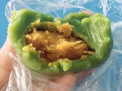 咸蛋黄肉松青团-东华大学第一食堂(松江校区店)