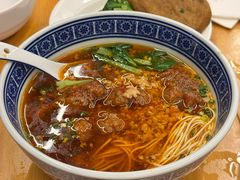 辣肉面加雪菜和毛豆-沪西老弄堂面馆(定西路店)