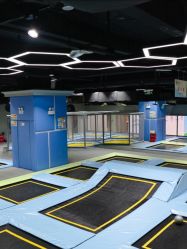 -反弹蹦床公园(南坪万达店)