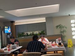 -肥肥虾庄·金牌油焖大虾(汉口城市广场店)