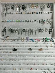 -AI艾耳·专业手工耳洞·穿孔美学馆